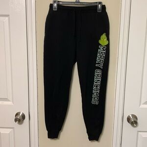 Cute Juniors size 7 Merry Grinchmas sweatpants